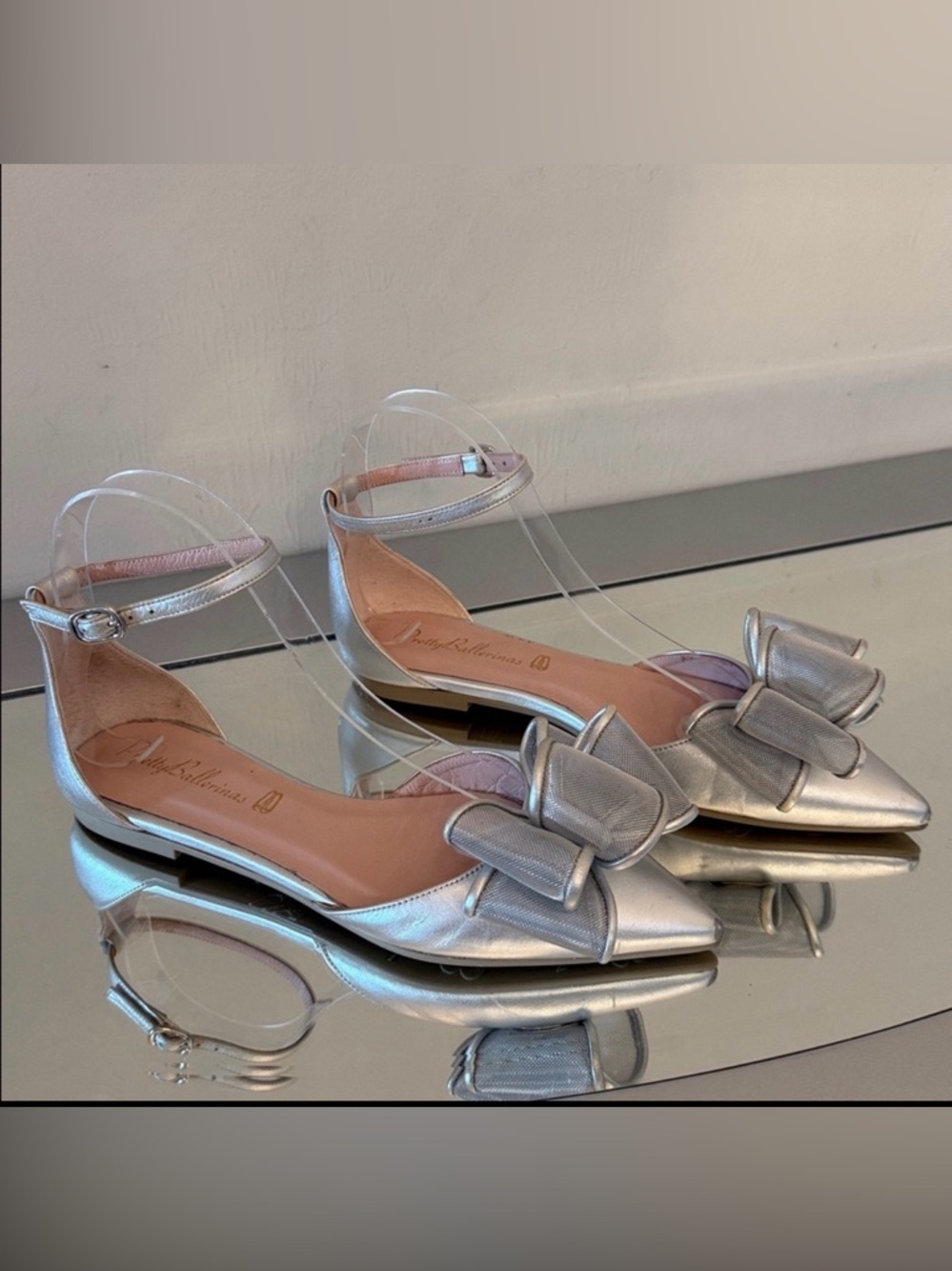 PRETTY BALLERINAS Silver Pointed Toe Ballet Flats Mesh Bow Shoe Size EU 37 US 7